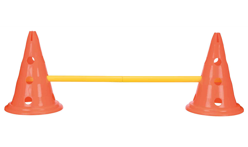 Pylonen-Hindernis-Set Art.-Nr.: 32091, Maße: ø 23 × 30 cm/78 cm, Inhalt 6 Pylonen/3 Stangen Pylonen-Hindernis-Set Art.-Nr.: 32091, Maße: ø 23 × 30 cm/78 cm, Inhalt 6 Pylonen/3 Stangen