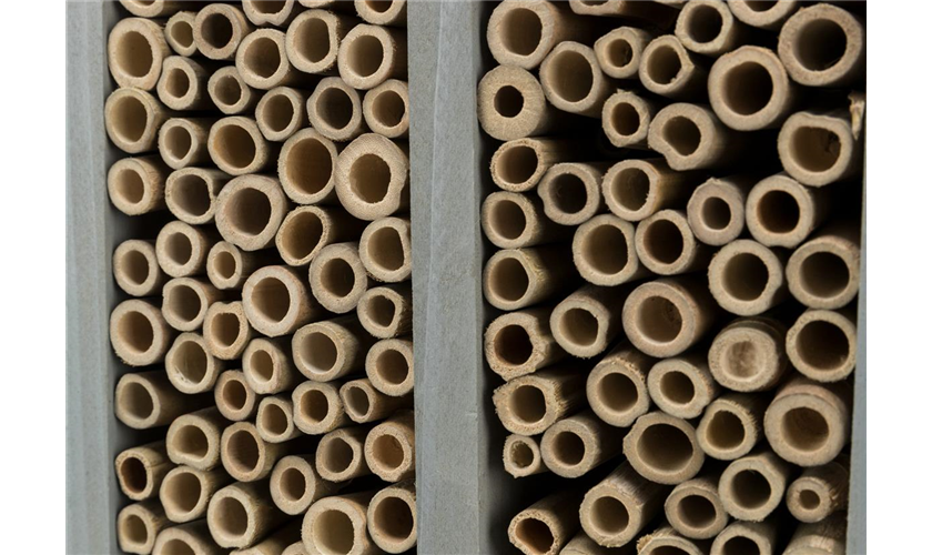 Bienenhotel Art.-Nr.: 59509, Maße: 30 × 35 × 12 cm