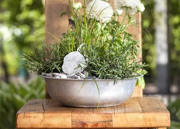 Neues aus kaputten Gartenmöbeln 